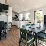Nyaraló 4 Star In *