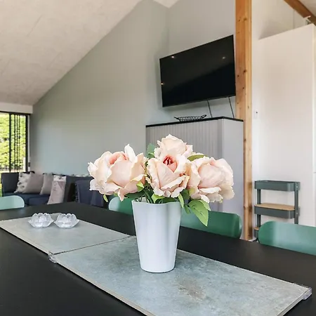 4 Star In Semesterbostad