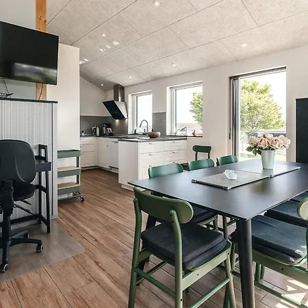 Semesterbostad 4 Star In *