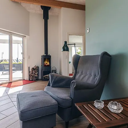 4 Star In Semesterbostad *