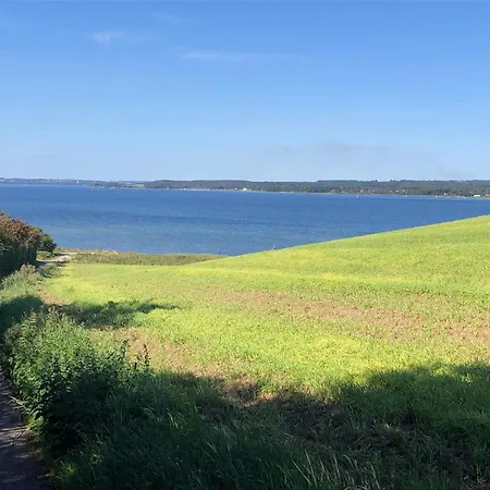 Semesterbostad 4 Star In *